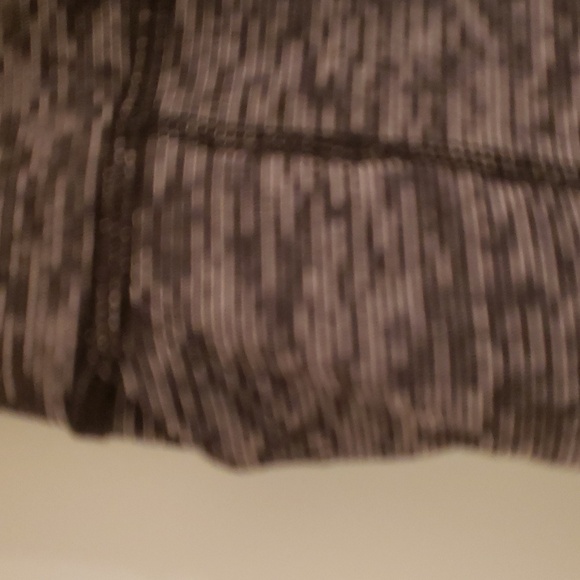 Capri Length Exercise Pants/Leggings - Picture 3 of 6